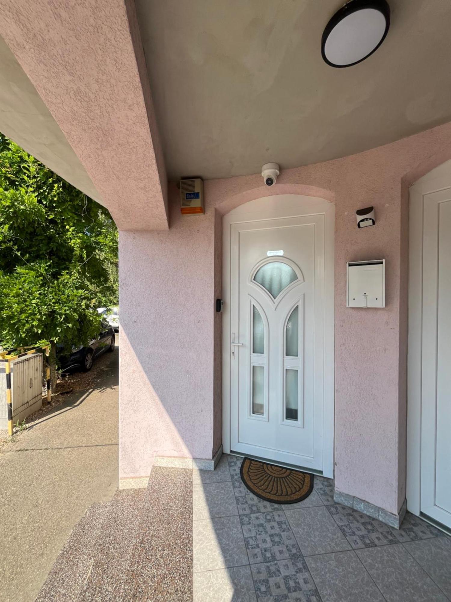 Jobarat Szallashely Szeged Exterior foto